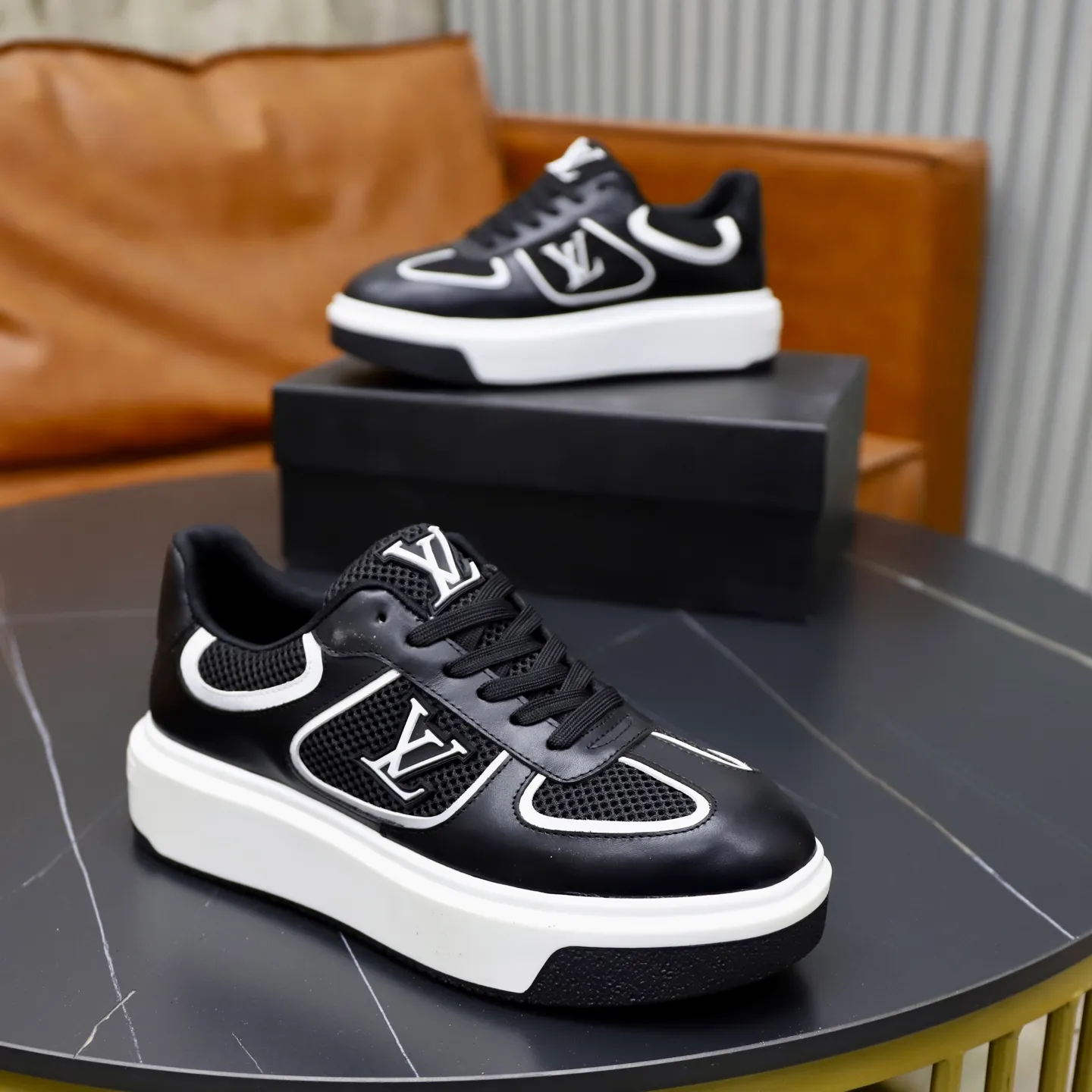 Ex-factory price: 442💰🙅‍♂️🙅‍♂️🙅‍♂️ Brand: LV Louis Vuitton Standard code: 38-44 (45 customized) Level: Same as the official website Material: Original cowhide stitching surface Comfortable and breathable lining Lightweight wear-resistant outsole Style category: Men's fashionable casual shoes Running sneakers Distinguished luxury brand elements Top luxury Color: actual picture color